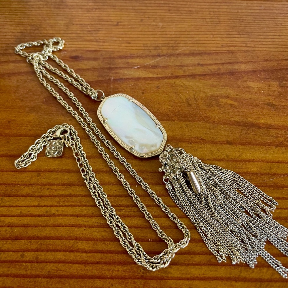 Kendra Scott necklace